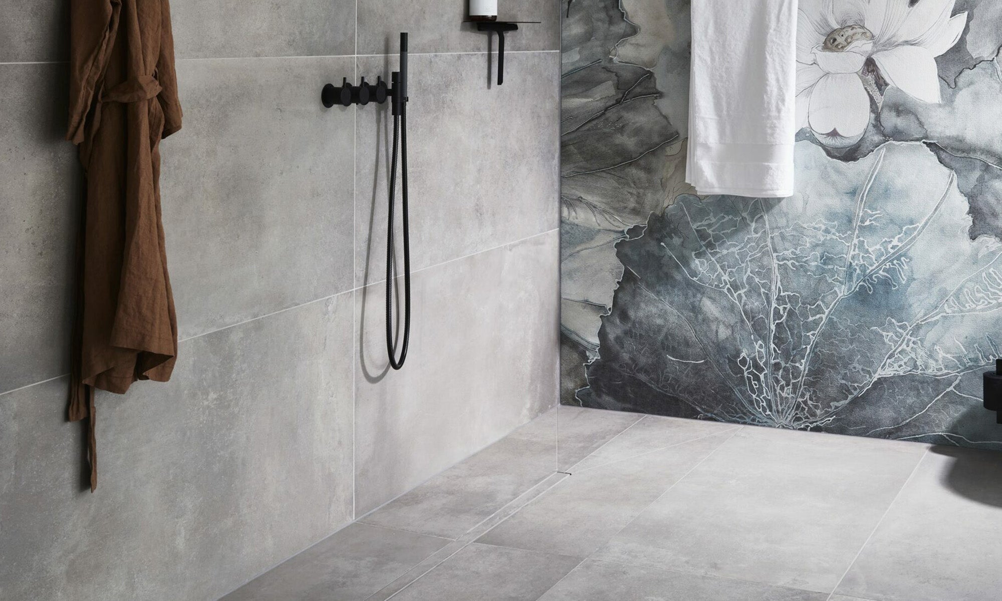 Centre Drains for Wet Rooms and Shower Rooms - Wetroom Materials