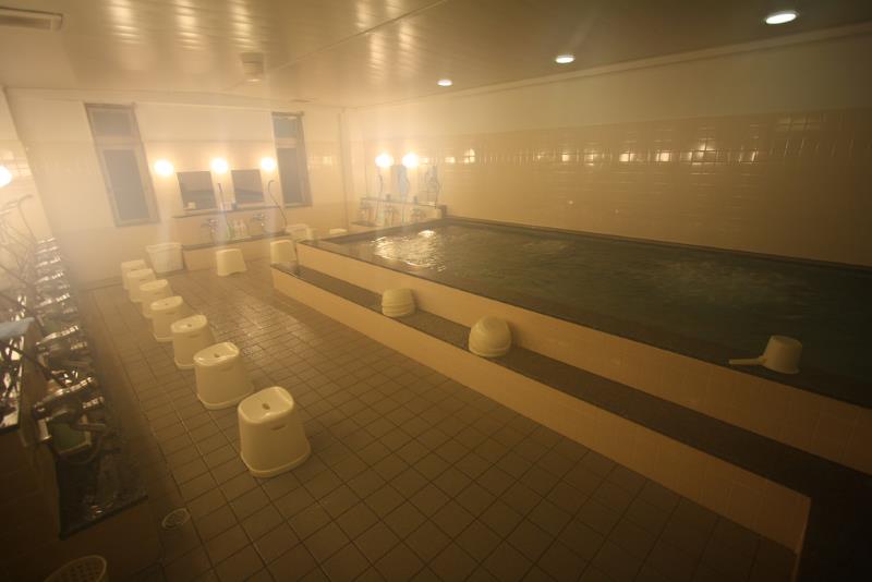 Japanese Bathing Meets UK Wet Rooms - WM | Wetroom Materials